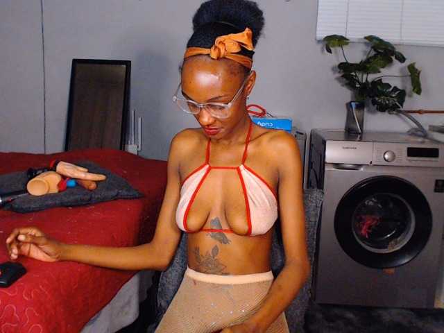 Sexybellaa22 live cam on BongaCams