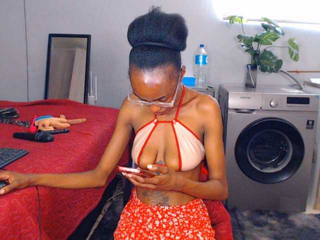 Sexybellaa22 live cam on BongaCams