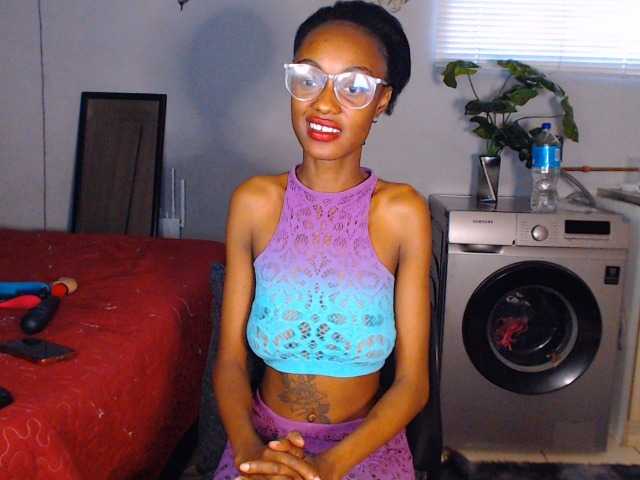 Sexybellaa22, en directo ahora en BongaCams