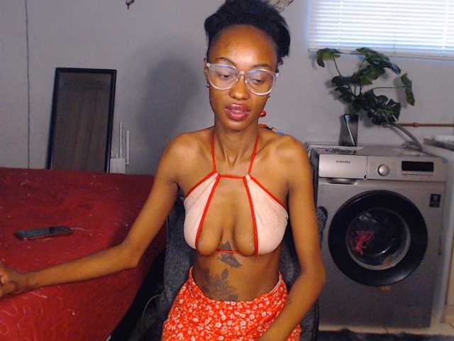 Sexybellaa22 live cam on BongaCams