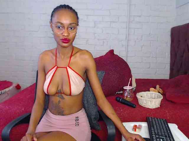 Sexybellaa22 webcam