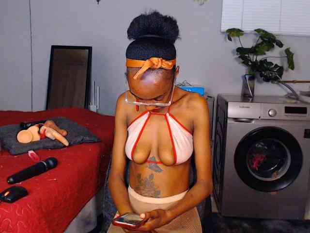 Sexybellaa22 webcam