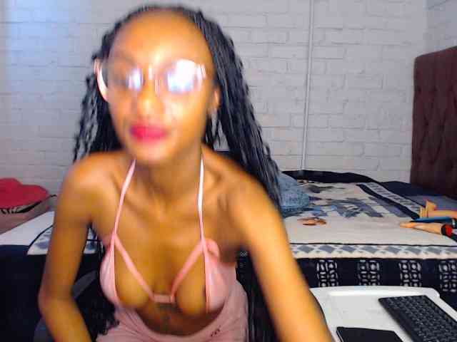 Sexybellaa22 webcam