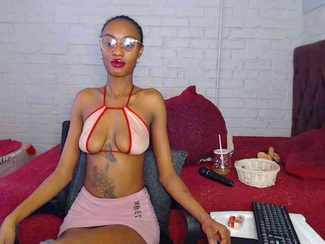 Sexybellaa22 webcam