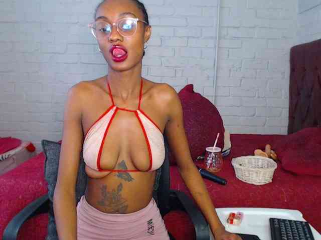 Sexybellaa22 webcam