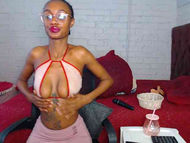 Sexybellaa22 webcam