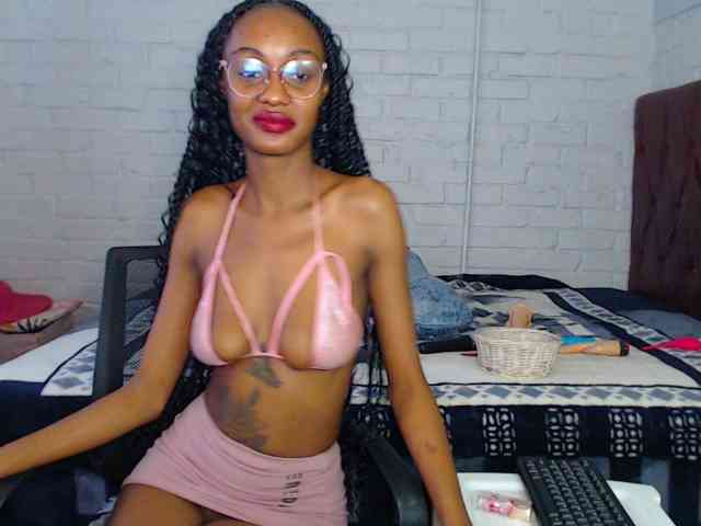 Sexybellaa22 webcam