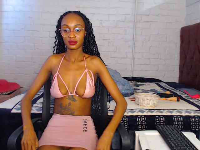 Sexybellaa22 webcam