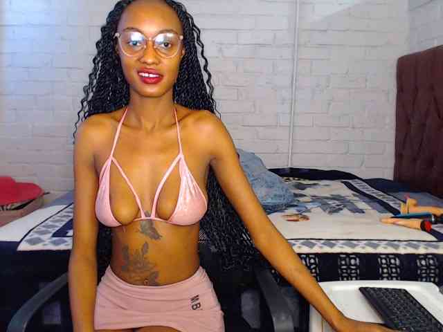 Sexybellaa22 webcam