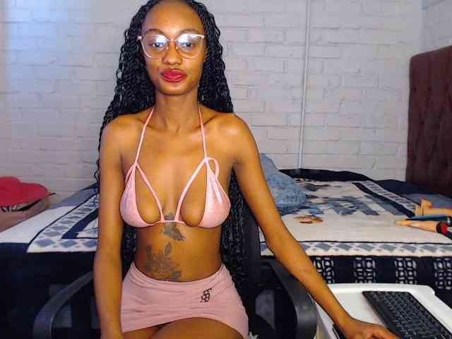 Sexybellaa22 webcam