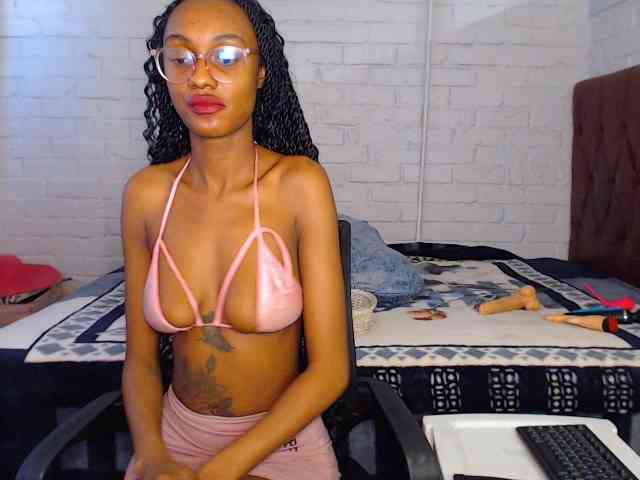 Sexybellaa22 webcam
