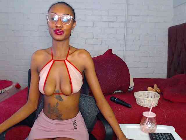 Sexybellaa22 webcam