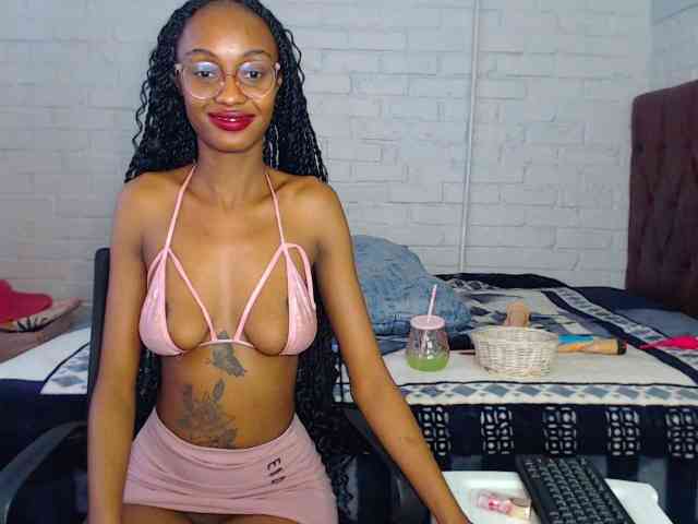 Sexybellaa22 webcam