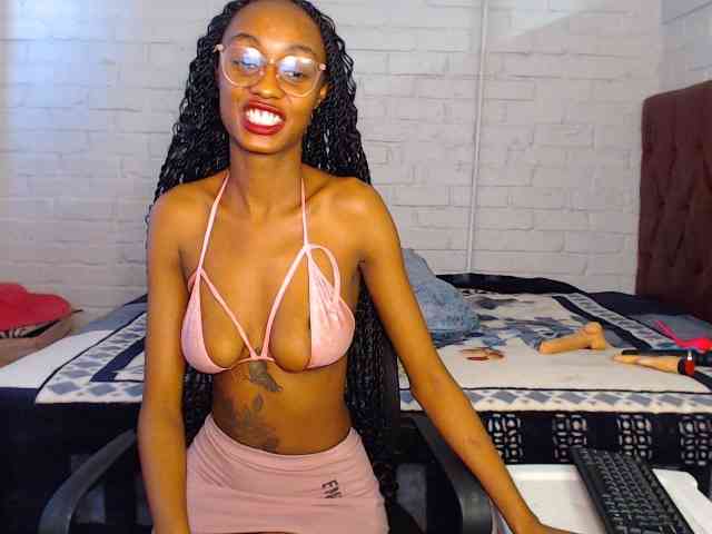 Sexybellaa22 webcam