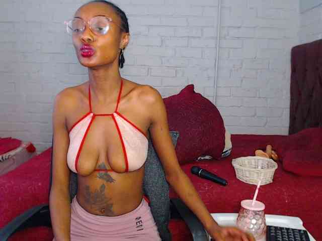Sexybellaa22 webcam
