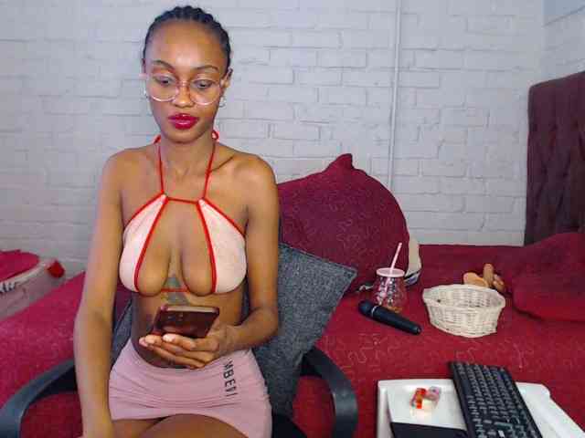 Sexybellaa22 webcam