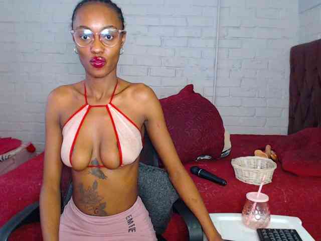 Sexybellaa22 webcam
