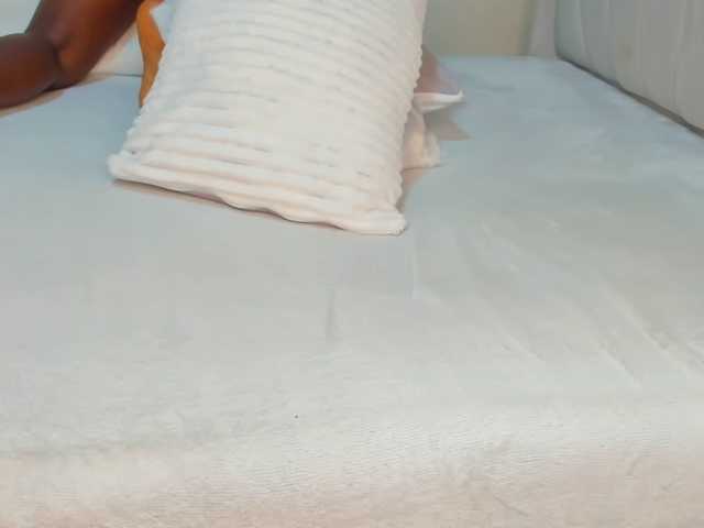 Squirtmaa008 live cam on BongaCams