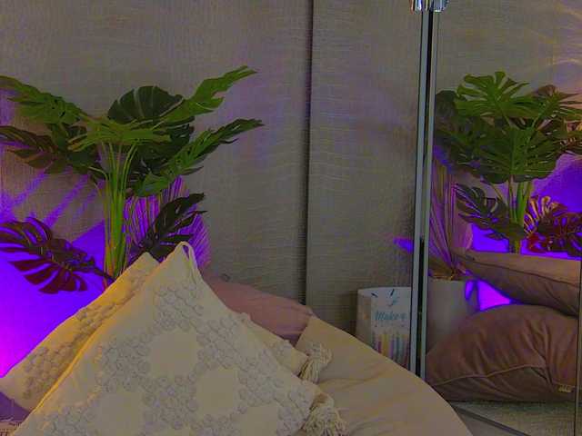 MetishaCaprice live cam on BongaCams