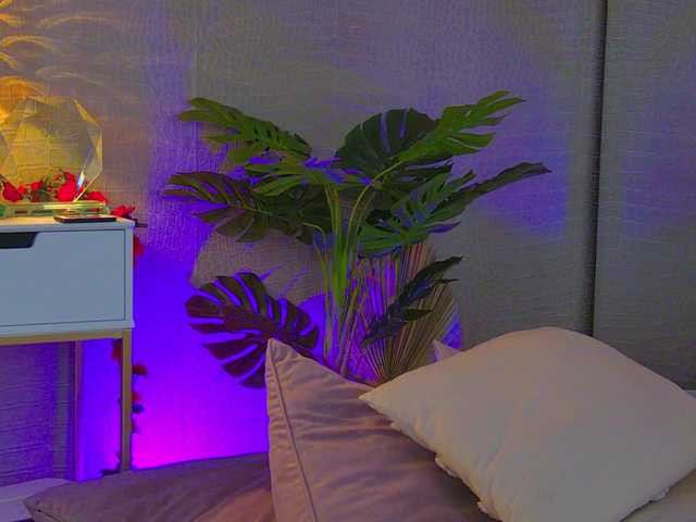 MetishaCaprice live cam on BongaCams