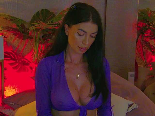 MetishaCaprice live cam on BongaCams