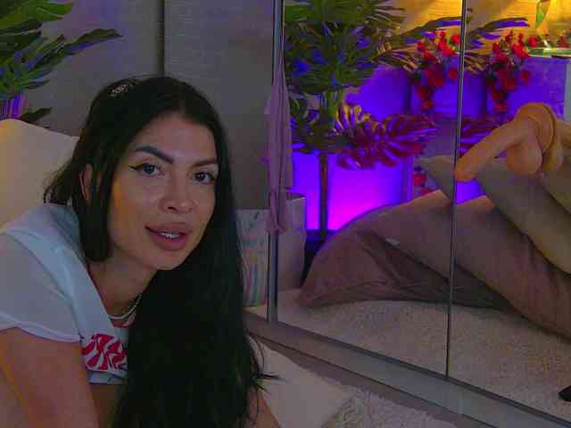 MetishaCaprice webcam