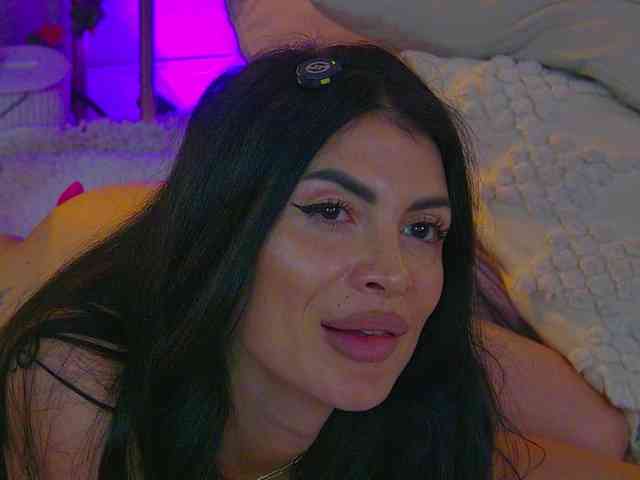 Modella: MetishaCaprice