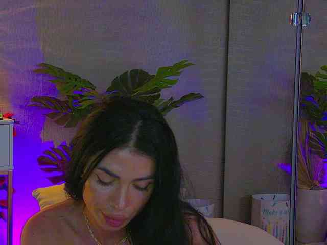 MetishaCaprice webcam