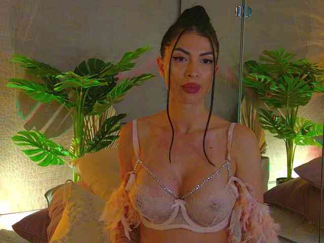 MetishaCaprice webcam