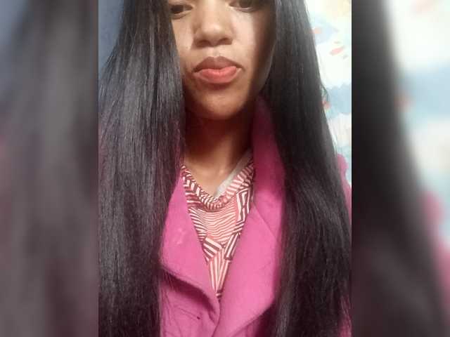 Aimeeh Live Cam and Statistics on UnifiedCams