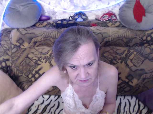 miss-bekker23 live cam on BongaCams