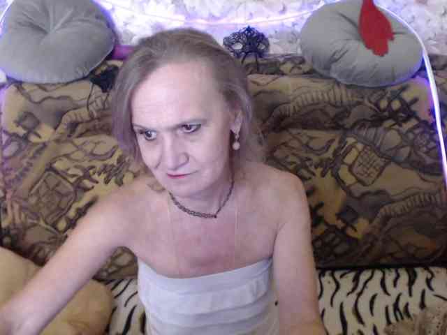 miss-bekker23 live female cam on bongacams