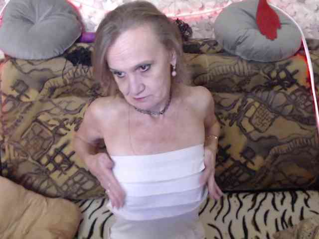 miss-bekker23 live female cam on bongacams