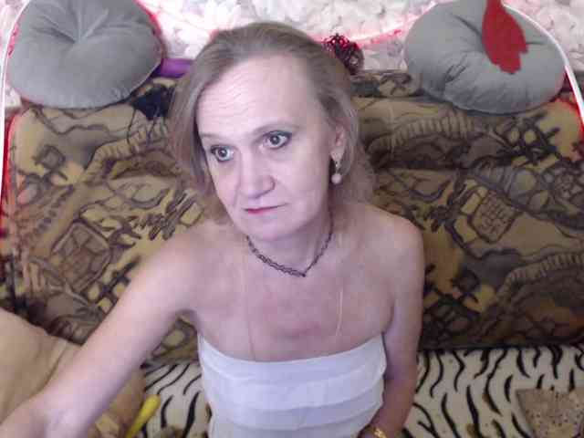 miss-bekker23 live female cam on bongacams