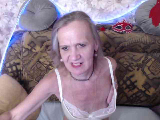 miss-bekker23 live female cam on bongacams