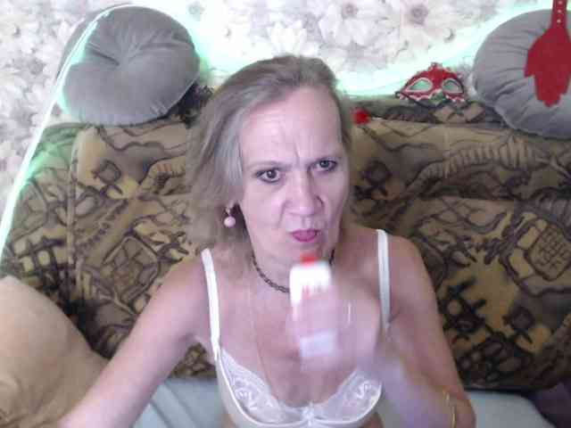 miss-bekker23 live female cam on bongacams