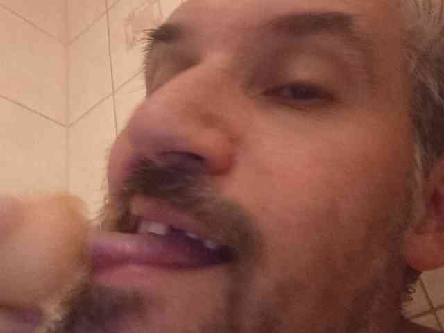CuddleBear Sex Cam Show