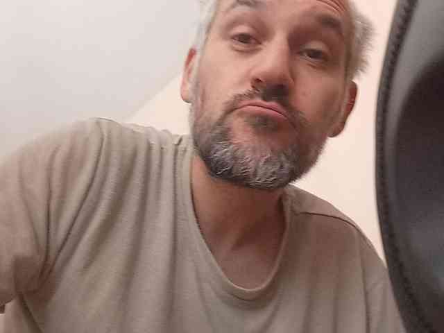 CuddleBear Sex Cam Show
