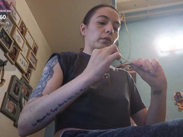 Squirtqueen14 live cam preview