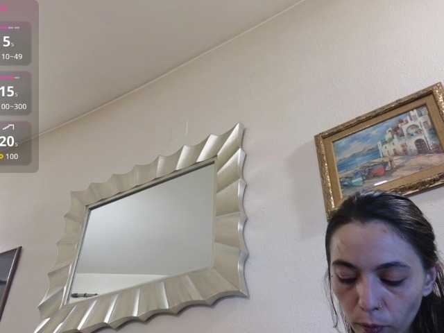 Squirtqueen14 live webcam show