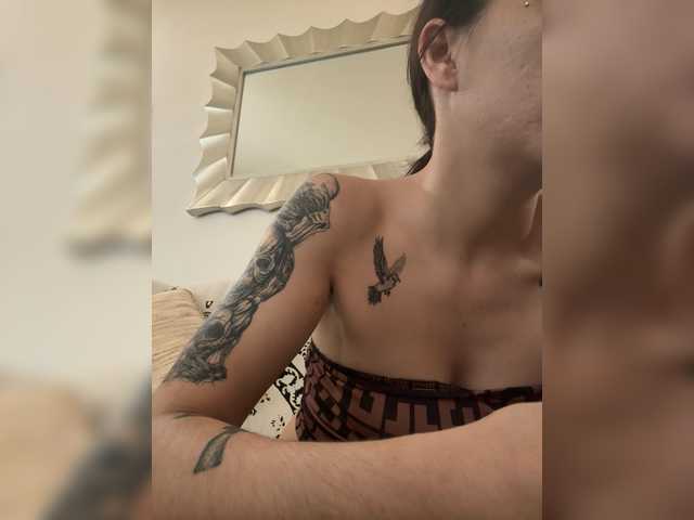 Squirtqueen14 live webcam show