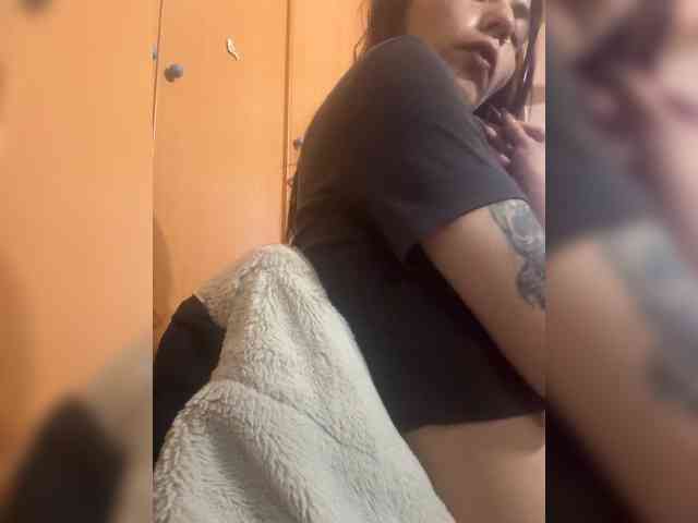 Squirtqueen14 webcam