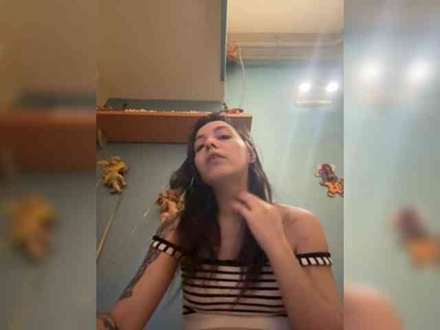 Squirtqueen14 webcam