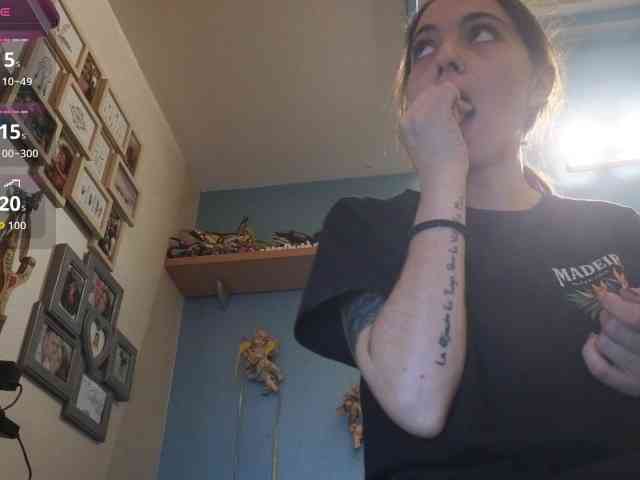 Squirtqueen14 webcam