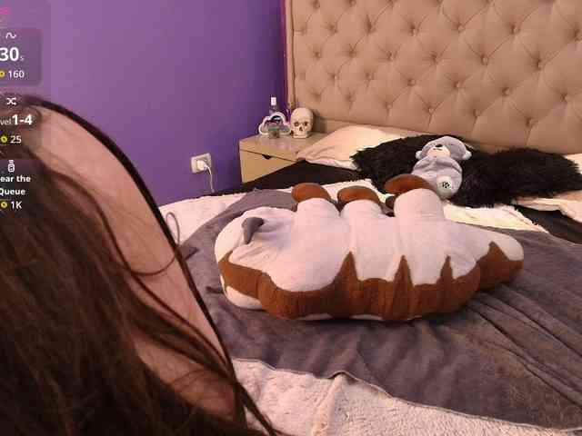 LittleCheerry webcam