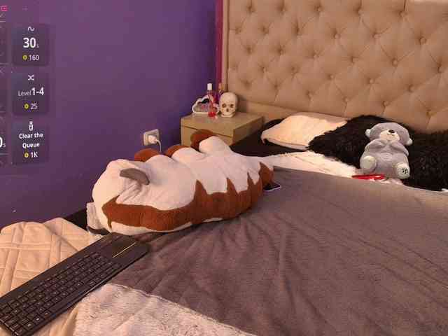 LittleCheerry webcam