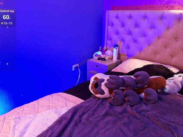 LittleCheerry webcam