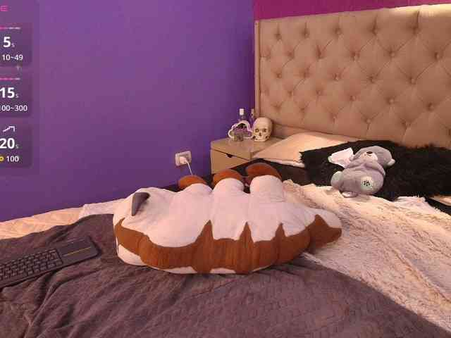 LittleCheerry webcam