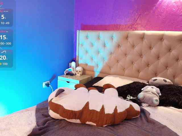 LittleCheerry webcam