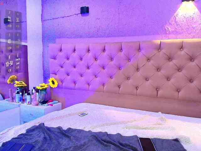 LittleCheerry webcam